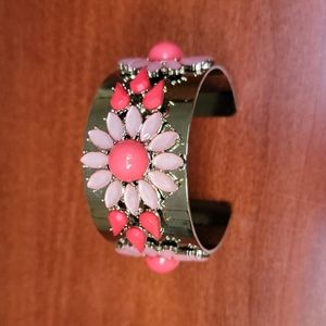 Goldstone Pink Crystal flower design Cuff Bracelet 💖